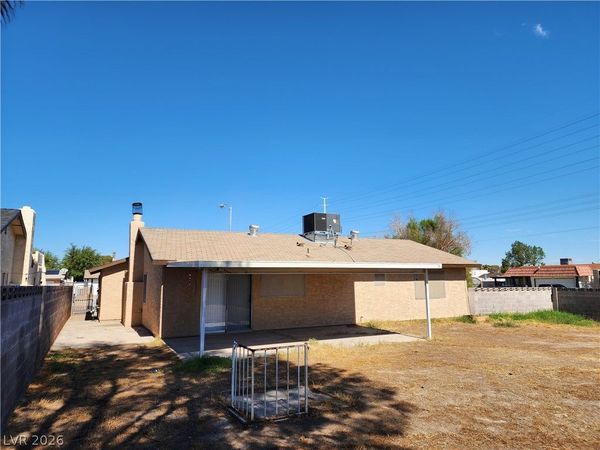 5365 Ithaca Avenue , Las Vegas, NV 89122