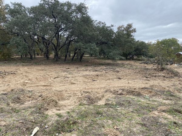 184 County Road 781, Natalia, TX 78059
