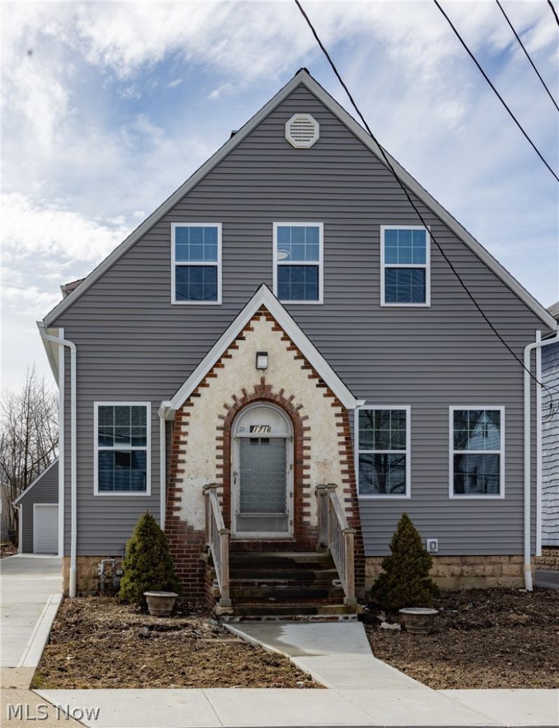 1716 Robindale Street, Wickliffe, OH 44092