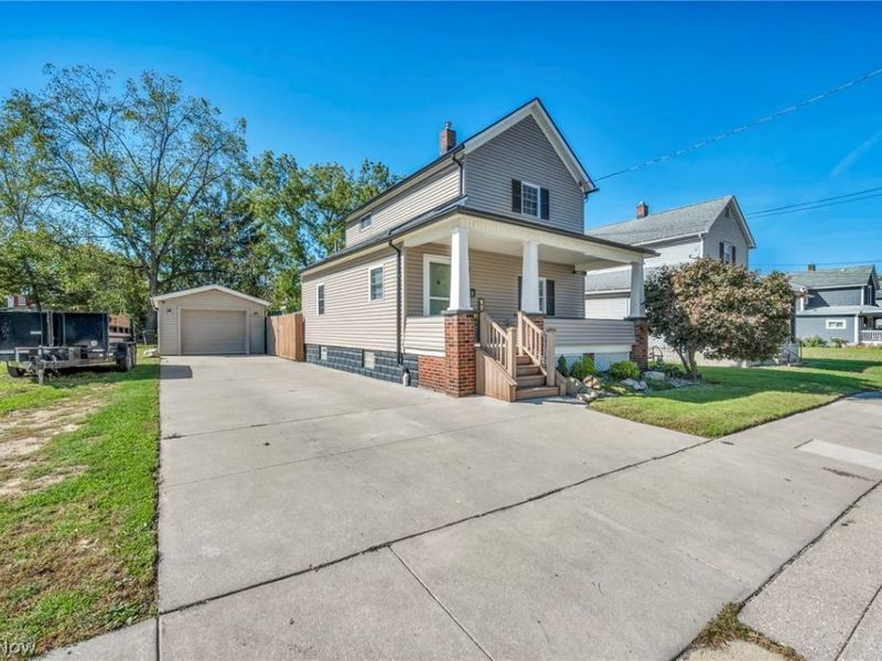 128 15th Street NW, Barberton, OH 44203 Photo 2