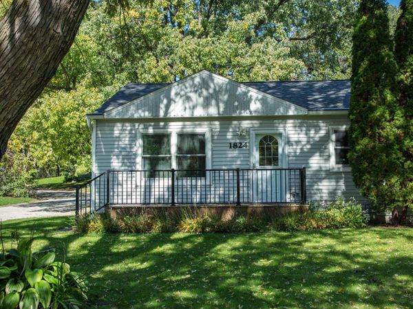 1824 Madison Street , Cedar Falls, IA 50613