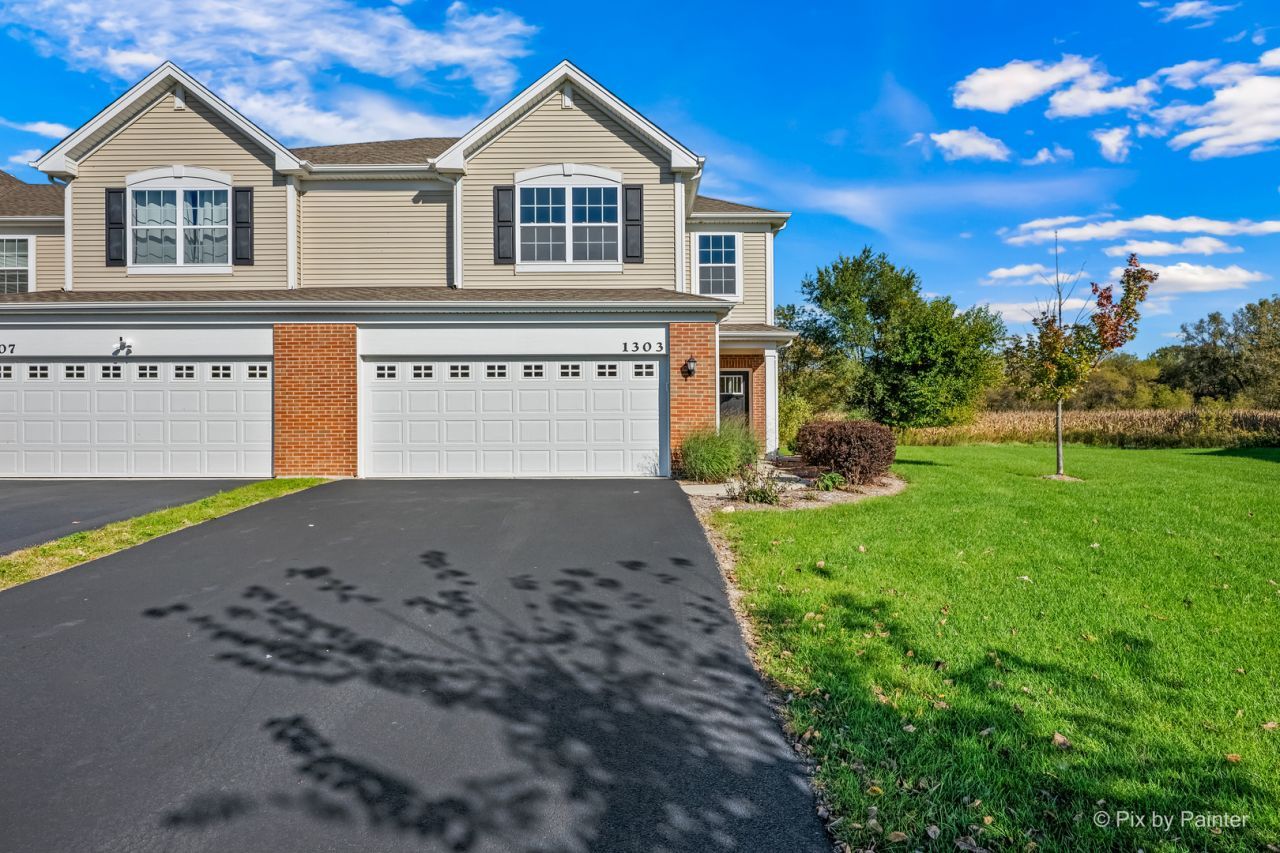 1303 Draper Road, McHenry, IL 60050 Main Photo