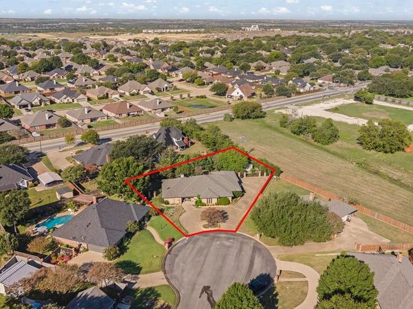 1605 Heather Court, Cleburne, TX 76033