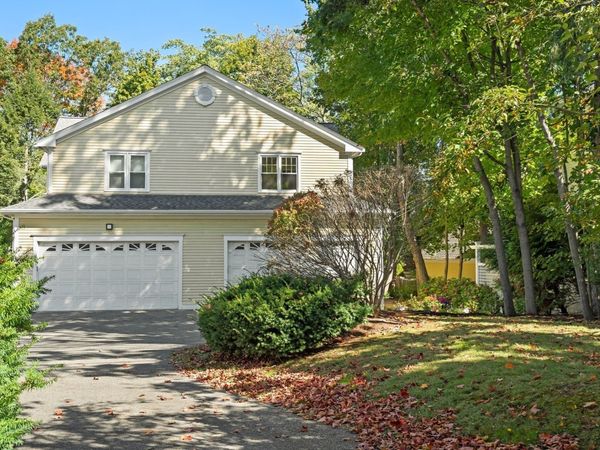23-25 Woodbine St, Unit 23, Newton, MA 02466