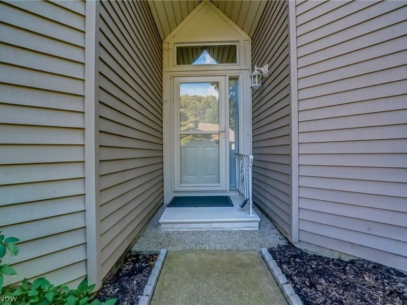 115 Ambleside Way, Amherst, OH 44001 Photo 3