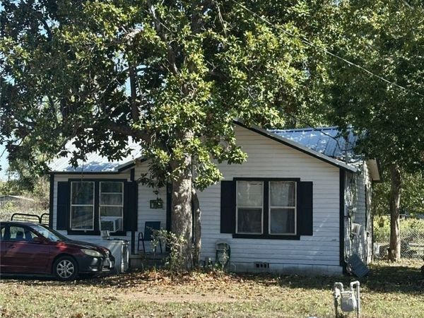 616 State School Road , Gatesville, TX 76528