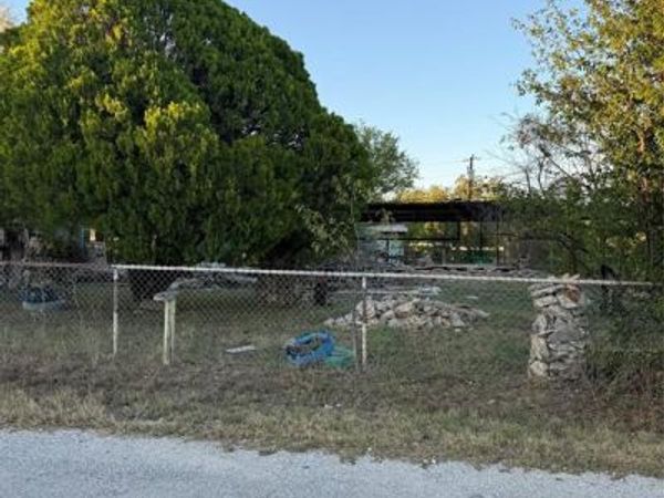 802 W Elm Street, Dublin, TX 76446