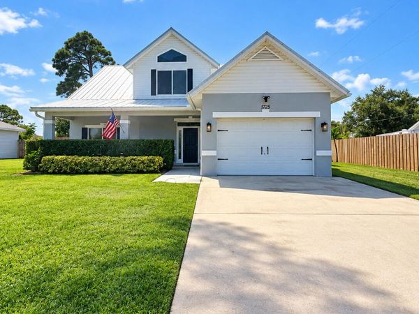 1725 8th Avenue SW, Vero Beach, FL 32962