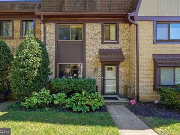 2902 JERMANTOWN ROAD, Unit 27, OAKTON, VA 22124