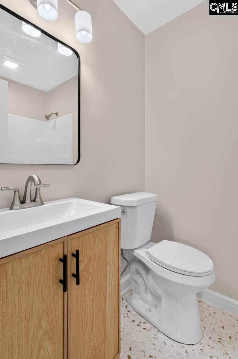 2415 Oak Lane  Photo 11