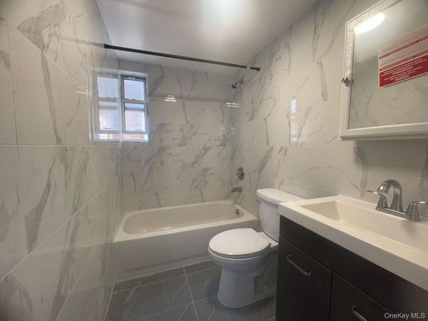 14916 Barclay Avenue , Flushing, NY 11355
