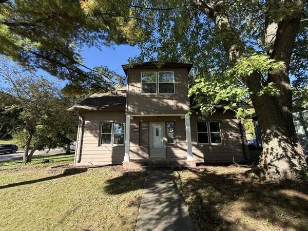 124 Hilltop Drive , Lake In The Hills, IL 60156