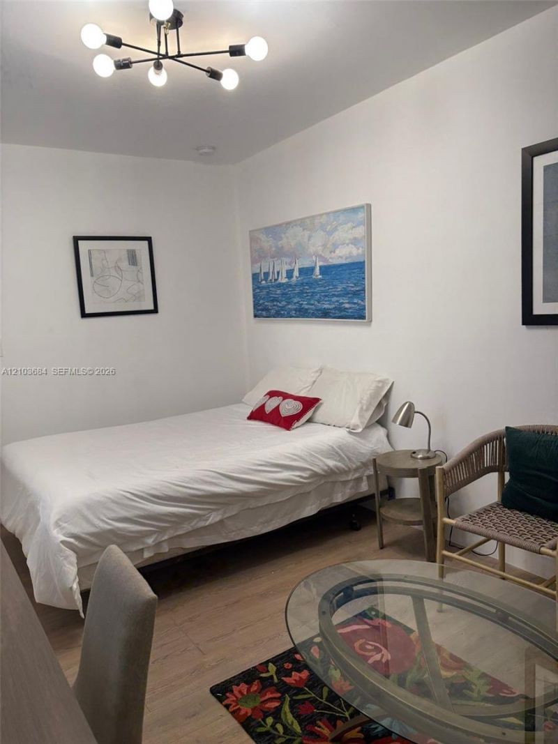 1101 NE 5th St, Unit 2, Hallandale Beach, FL 33009 Photo