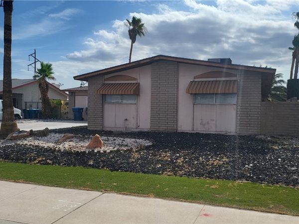 229 Breeze Street , Las Vegas, NV 89145