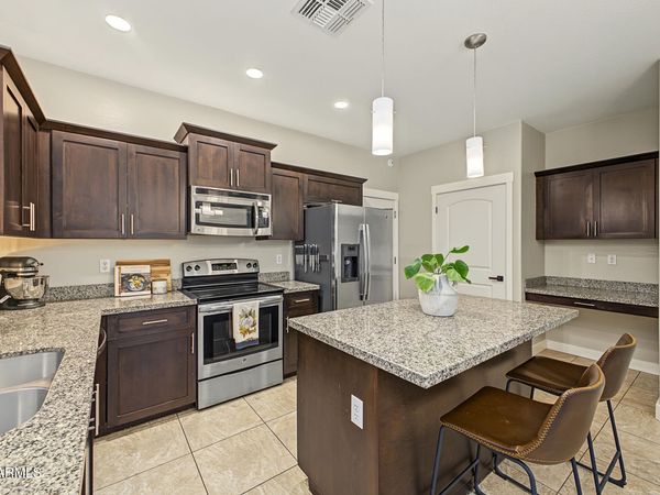 2040 E HEARTWOOD Lane, Phoenix, AZ 85022
