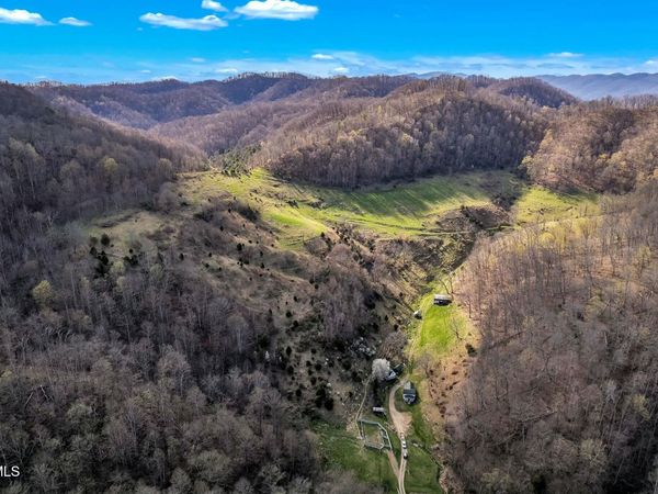 736 Shelley'S Road, Bristol, VA 24202