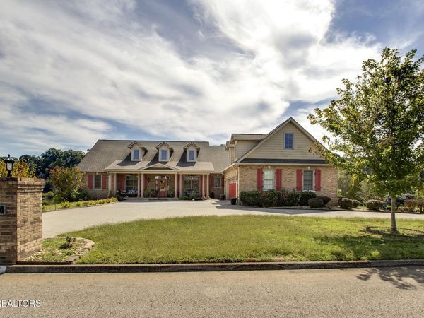 2760 River Island Blvd, Kodak, TN 37764