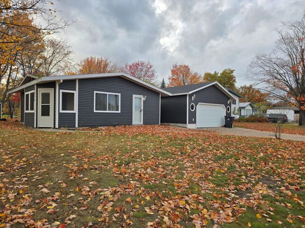 4 Fairway DR, Kincheloe, MI 49788
