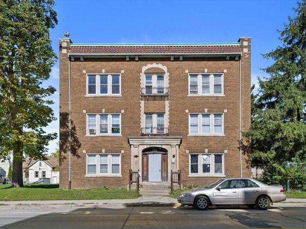 816 W Greenfield AVENUE, Milwaukee, WI 53204