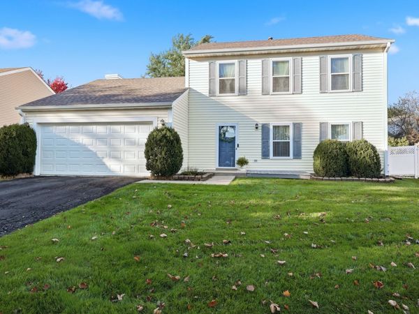 21 N Walnut Court , Streamwood, IL 60107