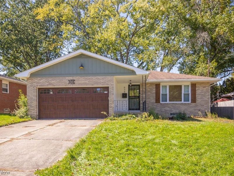 634 N Hawkins Avenue, Akron, OH 44313 Photo 1