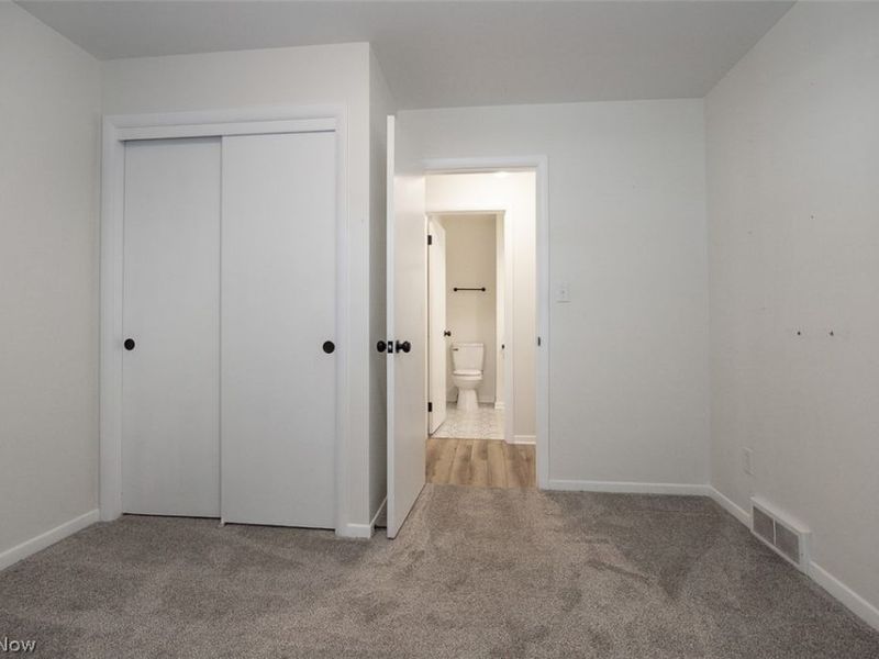 634 N Hawkins Avenue, Akron, OH 44313 Photo 21