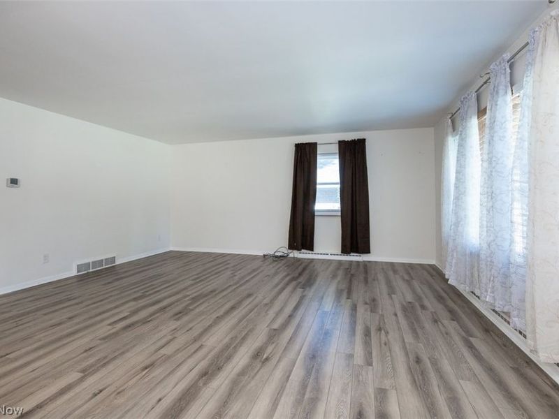 634 N Hawkins Avenue, Akron, OH 44313 Photo 3