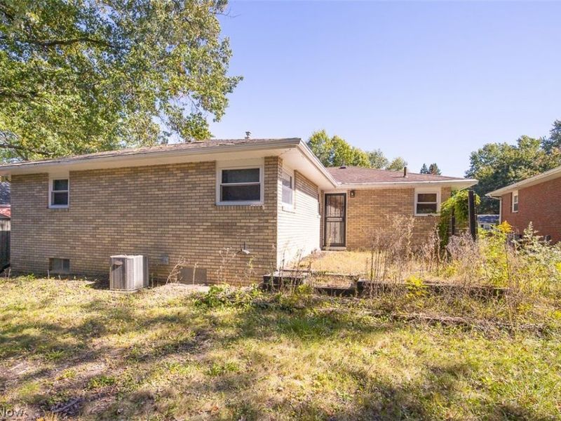634 N Hawkins Avenue, Akron, OH 44313 Photo 37