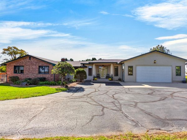 6666 Naomi Road, Eau Claire, MI 49111