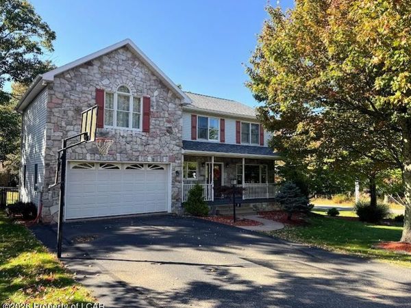 2 Golfwood Drive, Hazleton, PA 18202