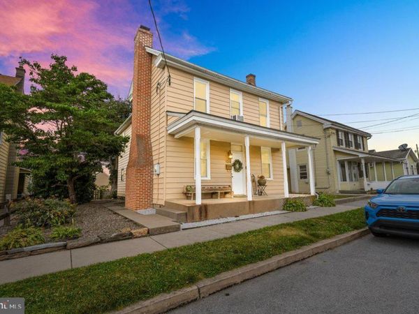 129 S MARKET AVENUE, MOUNT JOY, PA 17552