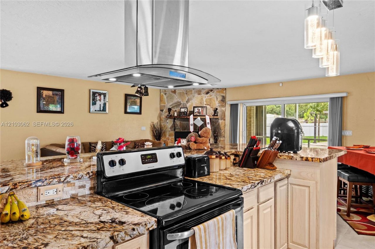10198 SW 203rd Ter, Cutler Bay, FL 33189 Photo