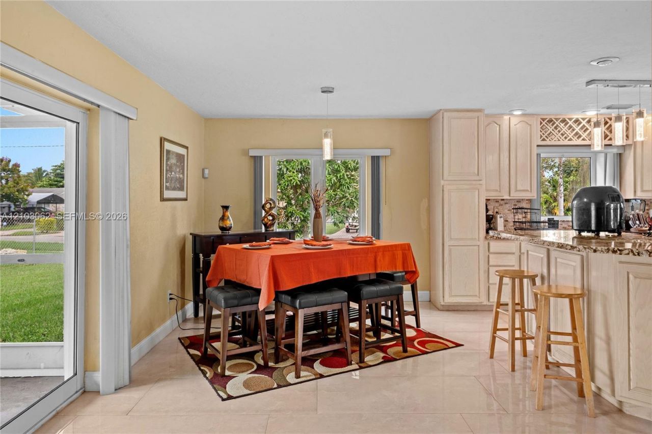 10198 SW 203rd Ter, Cutler Bay, FL 33189 Photo