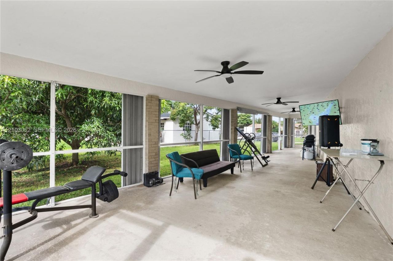 10198 SW 203rd Ter, Cutler Bay, FL 33189 Photo