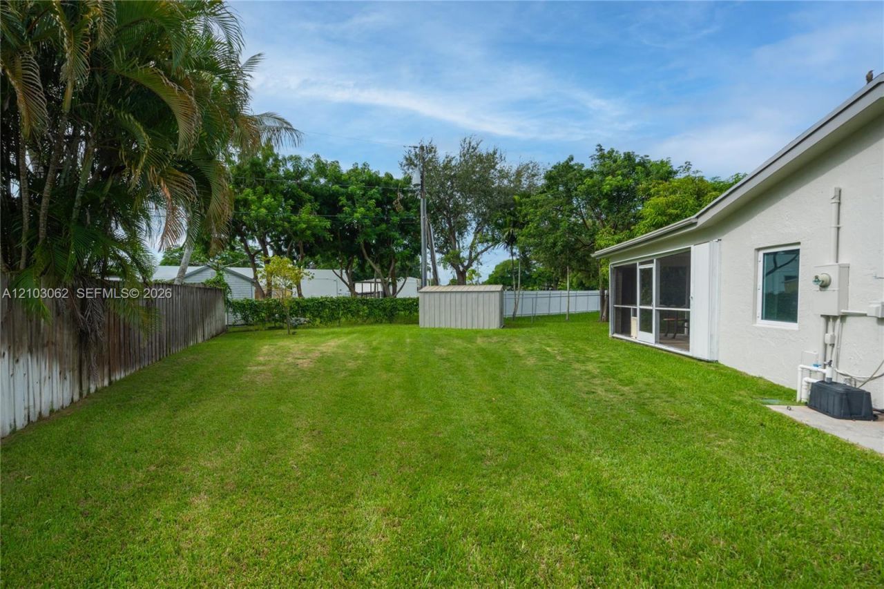 10198 SW 203rd Ter, Cutler Bay, FL 33189 Photo