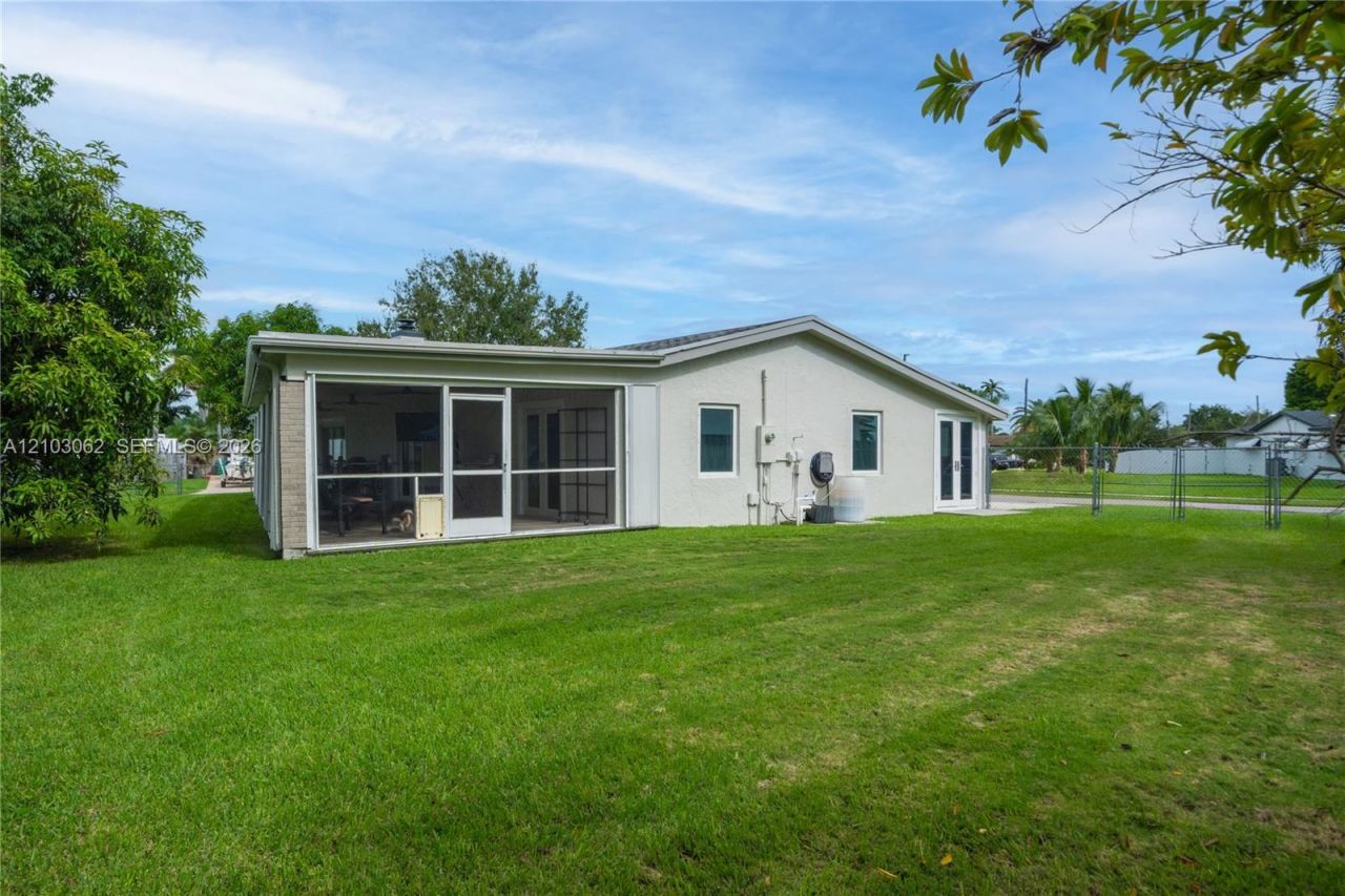 10198 SW 203rd Ter, Cutler Bay, FL 33189 Photo