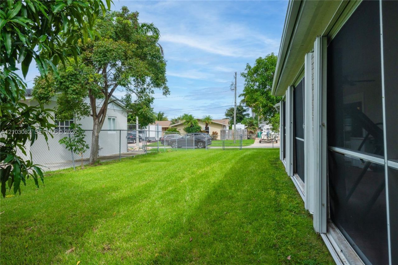 10198 SW 203rd Ter, Cutler Bay, FL 33189 Photo
