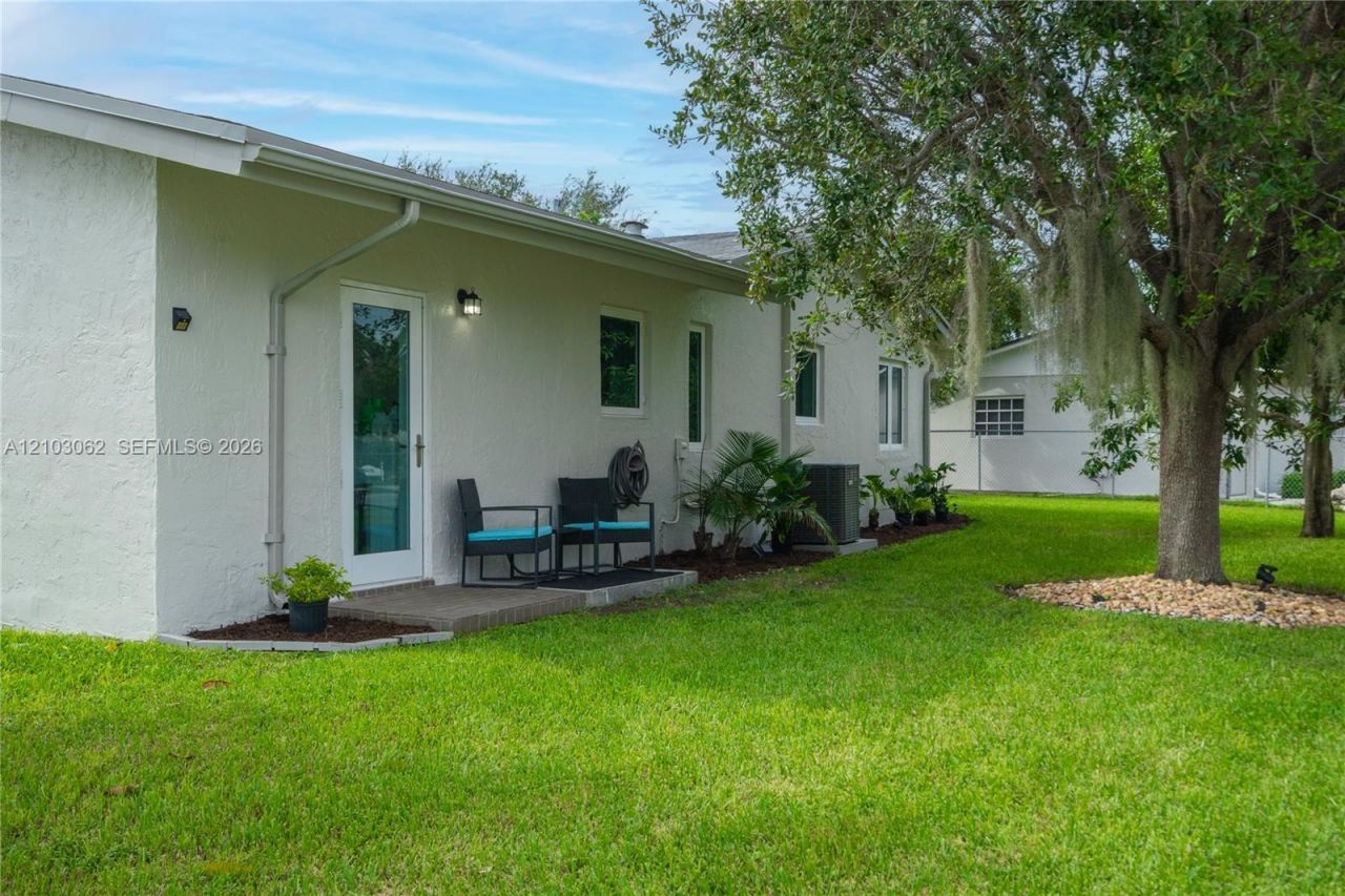 10198 SW 203rd Ter, Cutler Bay, FL 33189 Photo