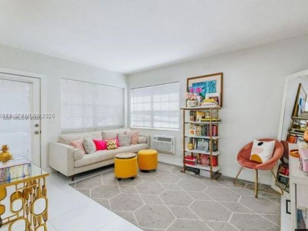 330 74th St, Unit 1, Miami Beach, FL 33141