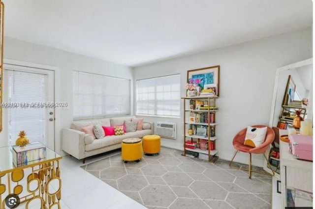 330 74th St, Unit 1, Miami Beach, FL 33141 Photo