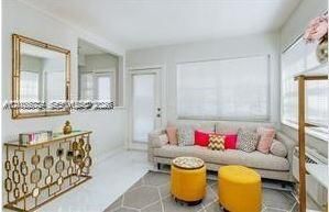 330 74th St, Unit 1, Miami Beach, FL 33141 Photo