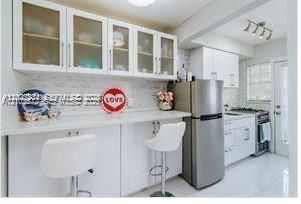 330 74th St, Unit 1, Miami Beach, FL 33141 Photo
