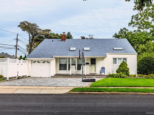 1103 Laux Place , Bellmore, NY 11710
