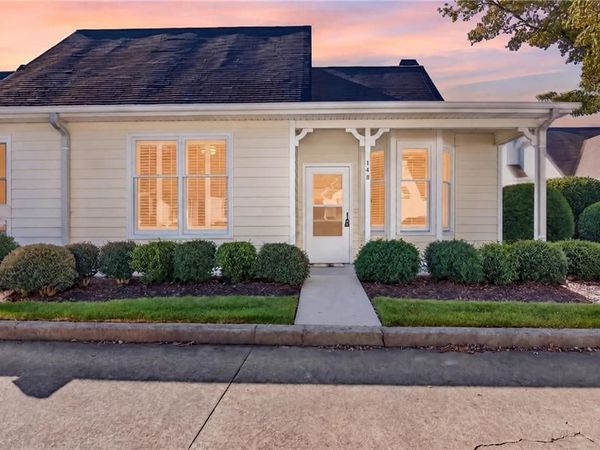 145 Victoria Way , Roswell, GA 30075