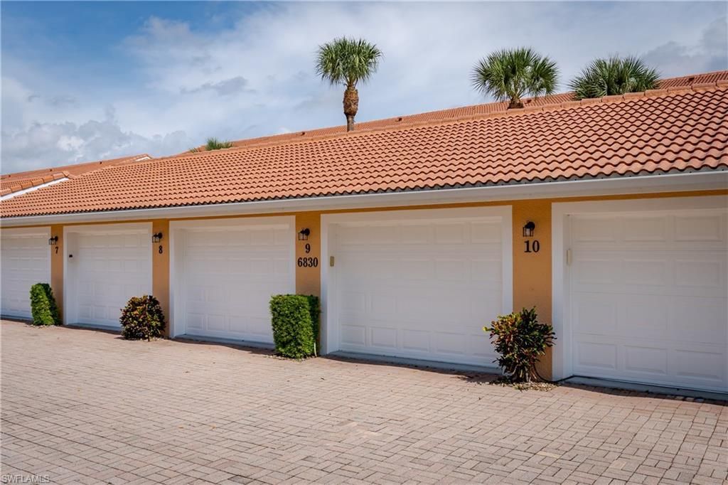 6830 Beach Resort Dr , Unit 9, Naples, FL 34114 Photo