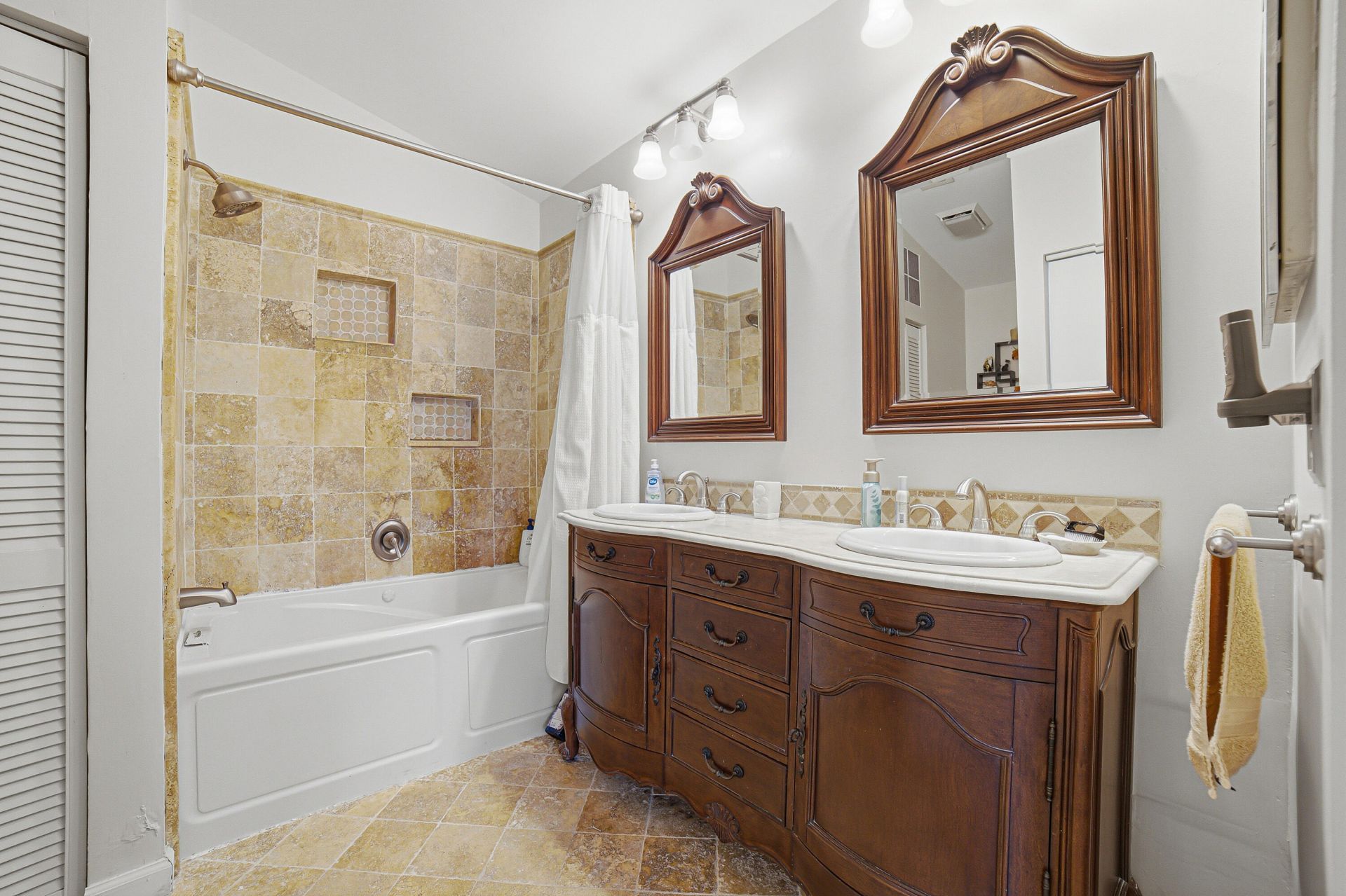 501 Lakeside Circle, Sunrise, FL 33326 Photo