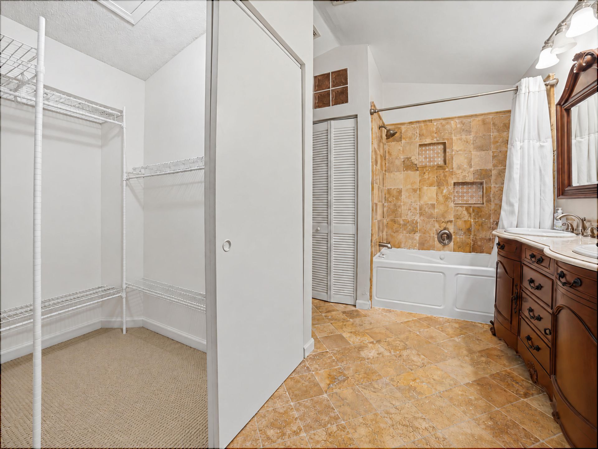501 Lakeside Circle, Sunrise, FL 33326 Photo