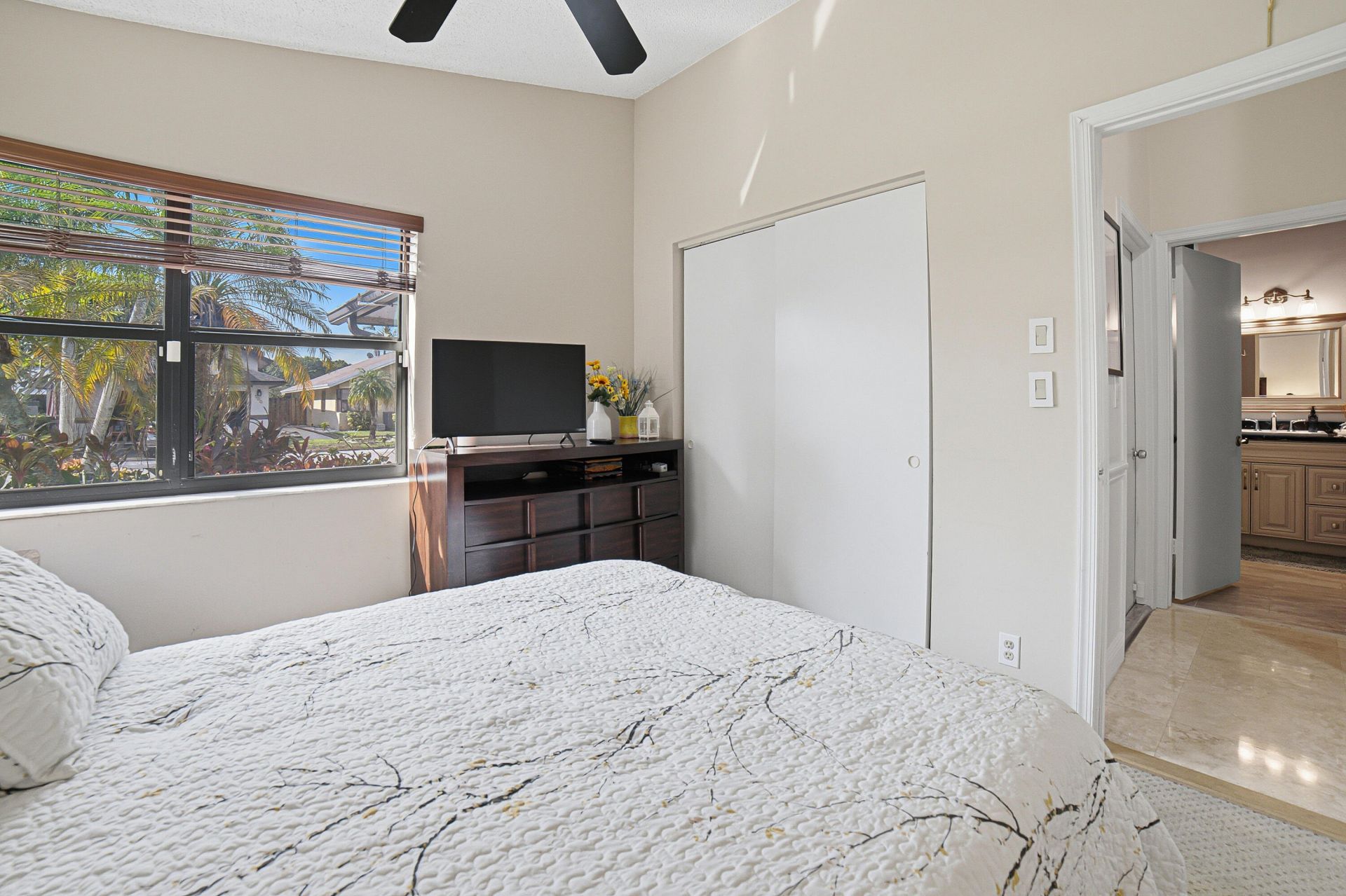 501 Lakeside Circle, Sunrise, FL 33326 Photo
