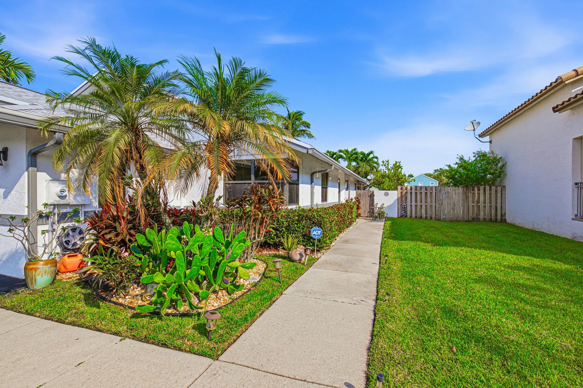 501 Lakeside Circle, Sunrise, FL 33326 Photo