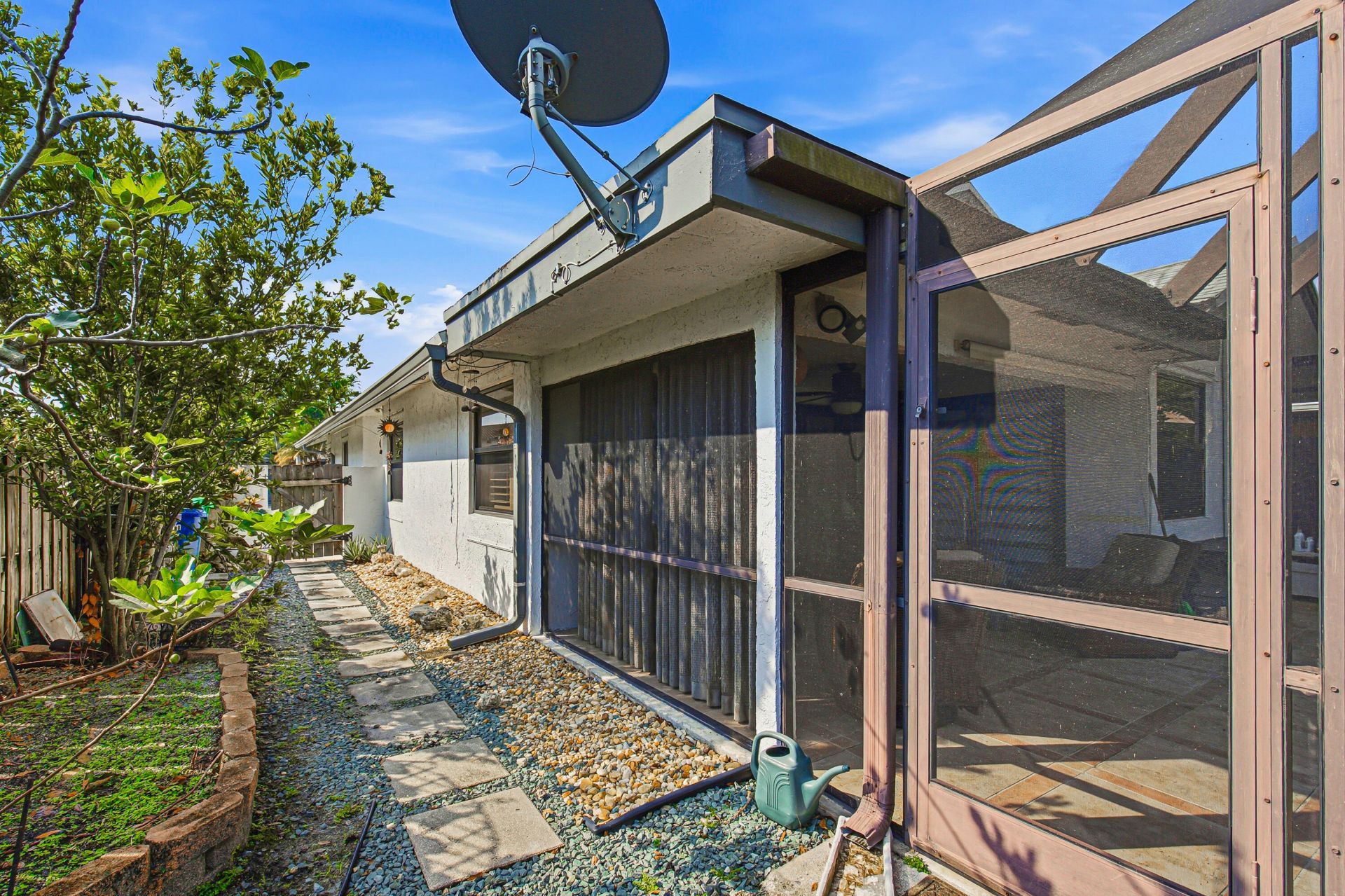 501 Lakeside Circle, Sunrise, FL 33326 Photo
